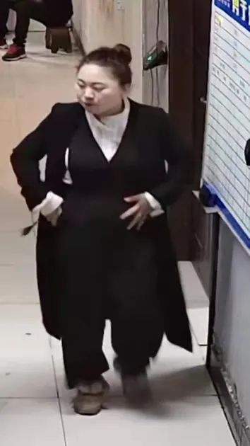 DƬ